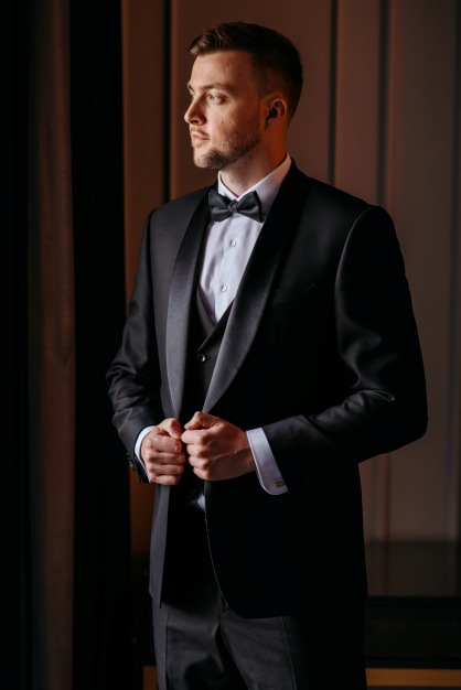 BLACK TUXEDO